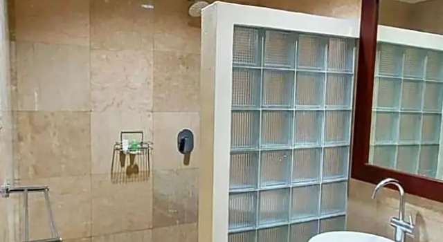 Апартаменты Deluxe Sekuta Condo Suites