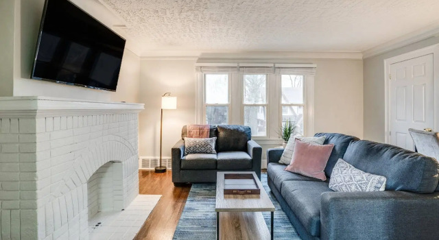 Cozy and comfortable apartment /15 minutes to down town
