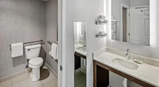 Четырёхместный люкс Residence Inn by Marriott Anchorage Midtown
