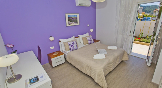 Violeta Hvar