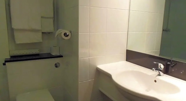 Номер Standard Lakeside International Hotel