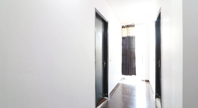 OYO 61639 Red Carmine, จอง โรงแรม Indraprast Delhi NCR