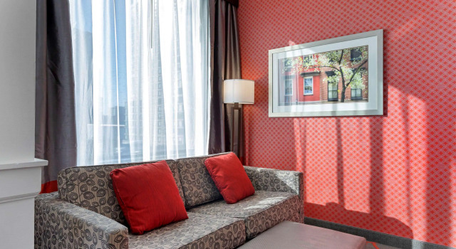 Comfort Inn & Suites near Stadium, Забронировать Отель Отели Нью-Йоркской агломерации с парковкой, рядом с Третья авеню — 138-я улица, Парковка