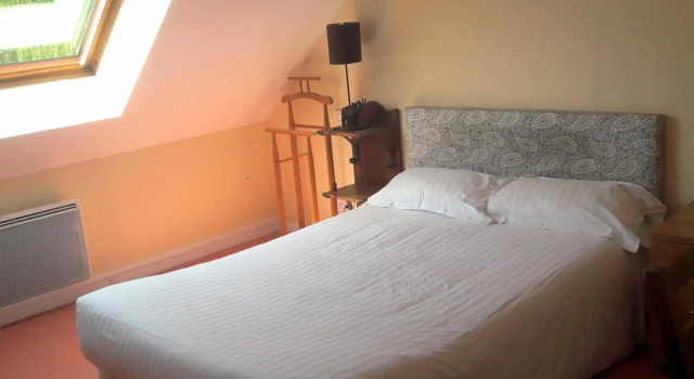 Auberge De LOmois, Varaa Hotelli  