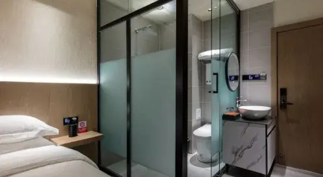 Люкс Comfort Choose Love Hotel (Pu'er High Speed Railway Station Branch)
