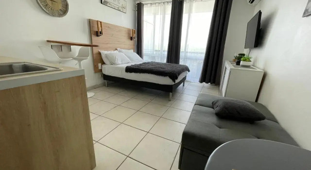 Charmant Studio De Standing Gosier, Buchen Sie Hotel Hotels in Grande-Terre mit Pool, Schwimmbad