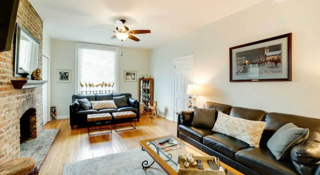 Апартаменты с 2 комнатами Walk to Walnut St: Shadyside House w/ Deck