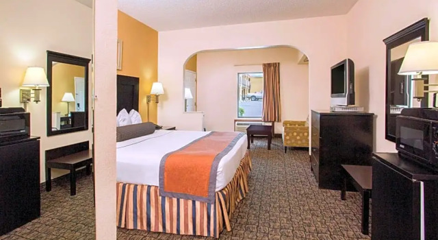 Люкс Deluxe Quality Inn & Suites Monticello