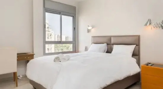 Urban Gem with Outdoor Lounge, Забронировать Отель Тель-Авив Тель-Авивский округ, рядом с Музей Палмач