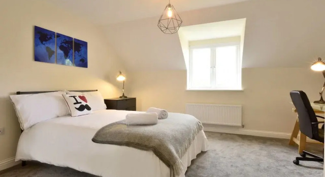 Villiers Road - modern family home by the golf course, Забронировать Отель Бизнес-отели Англии, 4* 5*