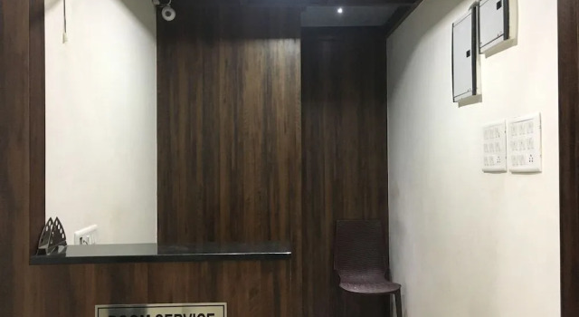 Hotel Paras, Забронировать Отель Лалитпур штат Уттар-Прадеш