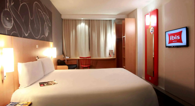 Holiday Inn Express Skopje City Centre by IHG, Забронировать Отель Отели Скопья 4 звезды, рядом с Saints Cyril and Methodius University of Skopje, 4*