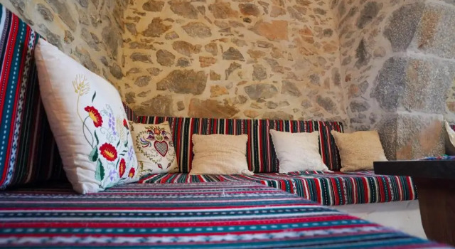 Unwind and Relax at the Vilaeti 1871 Retreat