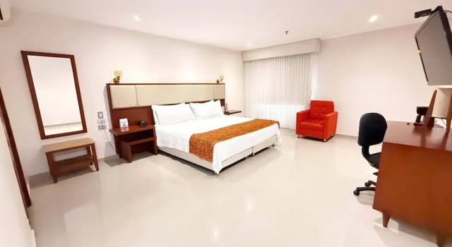 Двухместный люкс с балконом Howard Johnson by Wyndham Barranquilla Versalles