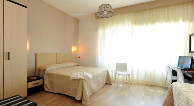 Номер Comfort Honey Rooms