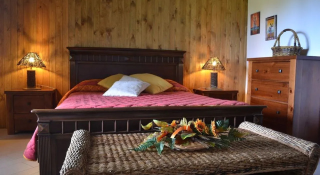 Alberto's Mt. Etna B&B, Book Bed and Breakfast Hotels in Sicily with a Pool, Swimming Pool