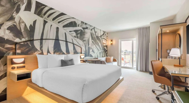 Двухместный номер Standard с балконом Cambria Hotel Rehoboth Beach