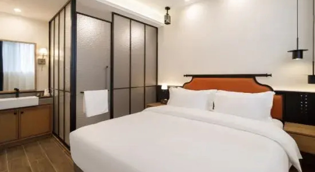 Двухместный люкс Chongqing Mingyue Peng Hotel (Nanshan Longmen Haolaojie Branch)