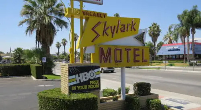 Skylark Motel