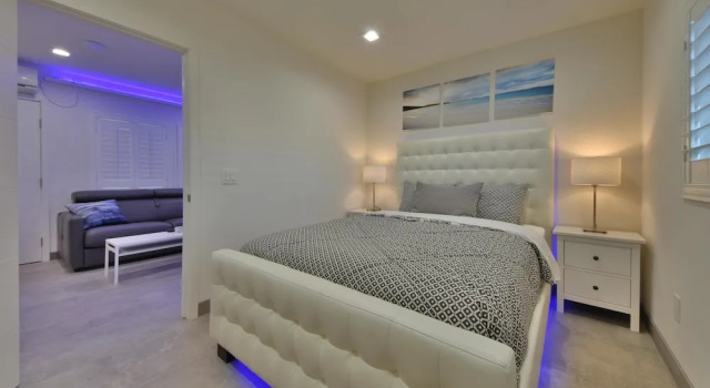 1244#3 Magnificent Newly Renovated Home by Beach