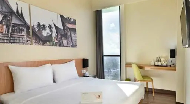 Номер Superior Whiz Prime Hotel Khatib Sulaiman Padang