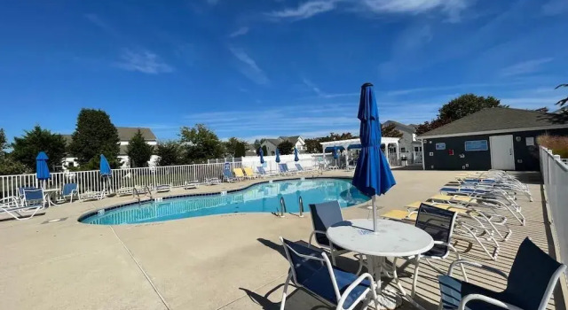 Simonton Court 20256