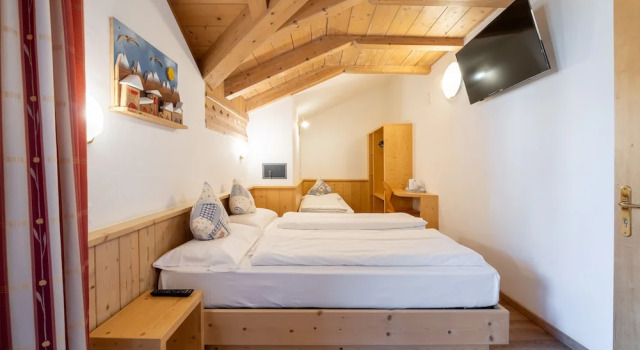 Трёхместный номер Economy с балконом Villa Adria B&B