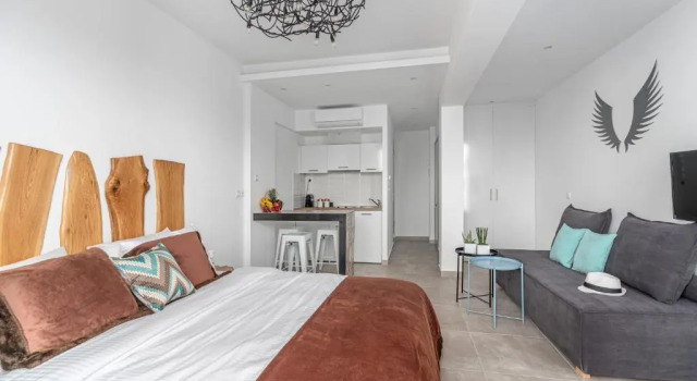 Апартаменты с балконом Mythos Luxury Suites