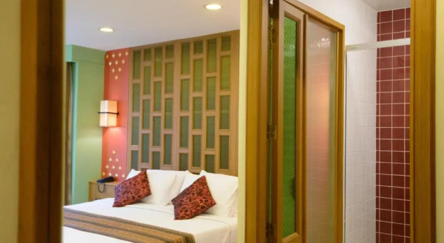 Двухместный номер Deluxe Golden House BTS Chidlom Bangkok