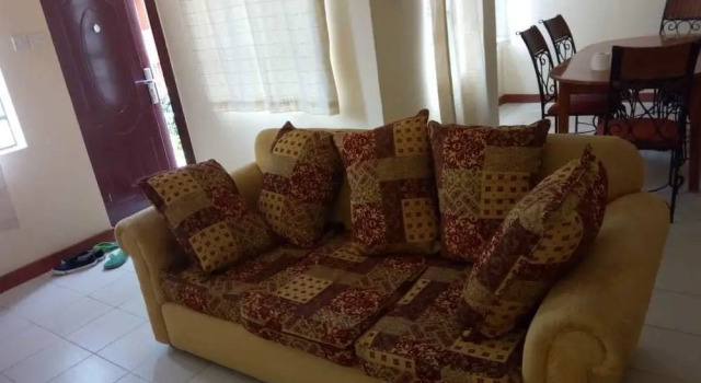Private Home 4 bedrooms 4.5 bathrooms, Book Hotel Ruiru Kiambu