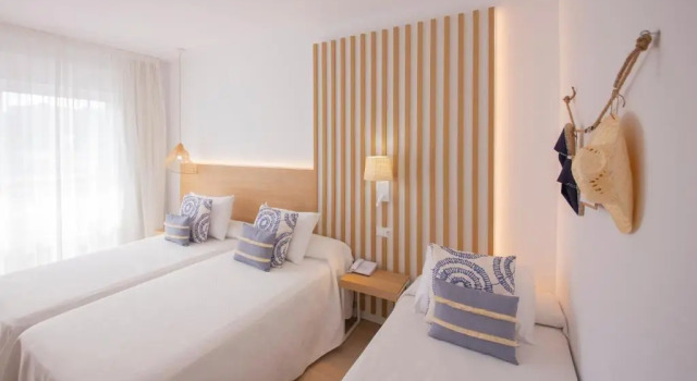 Трёхместный номер Standard Hotel Cala Font