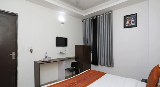 OYO 11392 The Hotel Grand Hospitality