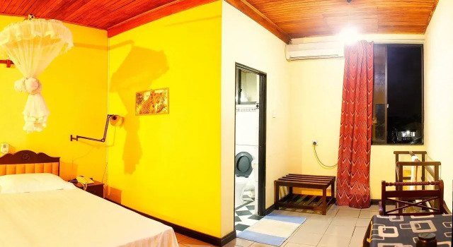 Sana's Beach Guesthouse and Restaurant
