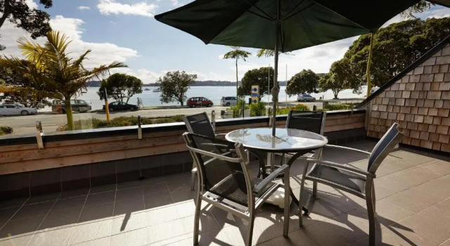 Апартаменты с 2 комнатами с видом на море Pioneer Waterfront Apartments
