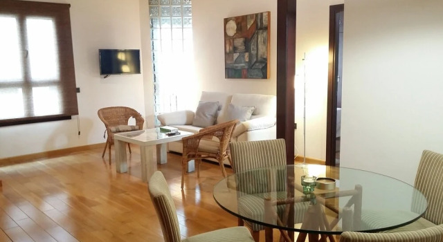 Carretería Premium by Caleta Homes, Забронировать Отель Отели Малаги 4 звезды, рядом с Музей Кармен Тиссен, 4*