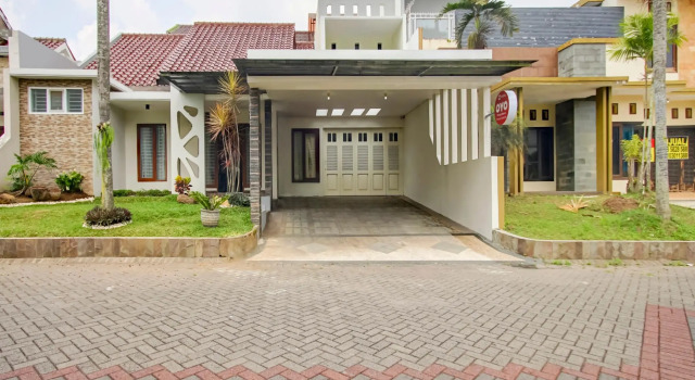 OYO 90006 Griya Dieng Family Syariah, Prenota Hotel Hotel e alloggi a Malang, vicino a Museum Zoologi Frater Vianney, Hotel