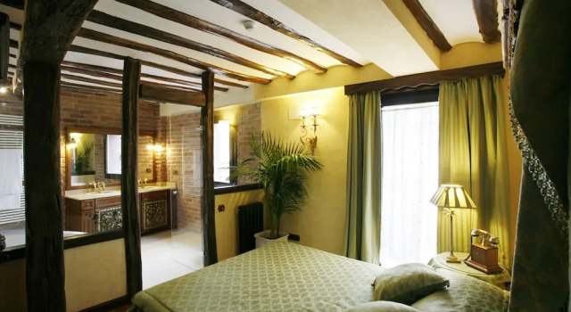 Люкс с балконом Hotel Boutique Real Casona De Las Amas