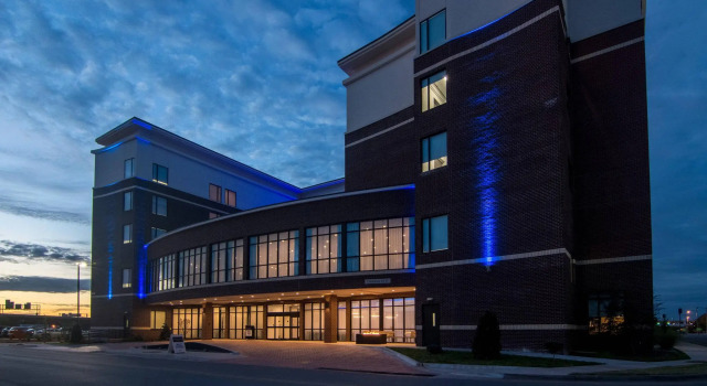 SpringHill Suites by Marriott Oklahoma City Downtown, Boek Hotel Hotels in Oklahoma met zwembad, Zwembad