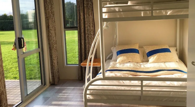 Karaka Country Retreat, Rezerwuj Hotel Hotele w Auckland Region z parkingiem, Parking