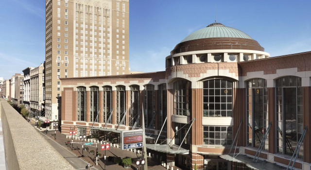 Кровать в общем номере Courtyard St. Louis Downtown/Convention Center