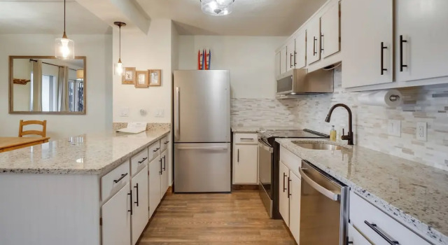 Апартаменты с 2 комнатами с балконом Walk to Ski Shuttle: Cozy Mountain Meadows Condo