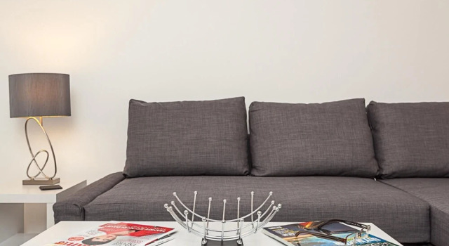 Gatwick Place- 4 bed 2 Bath Self Contained House Ideal for Keyworkers, Забронировать Дом для отпуска Гатвик Западный Суссекс