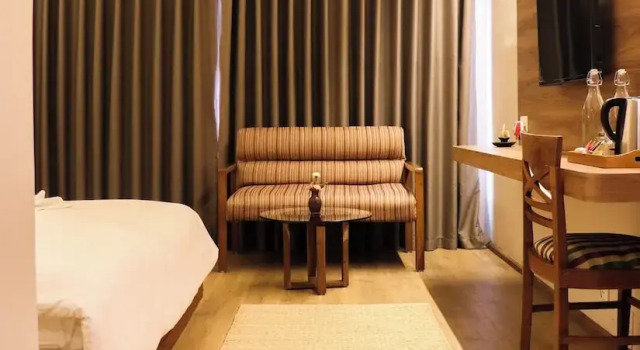 Двухместный номер Deluxe Hotel Lumbini Garden New Crystal