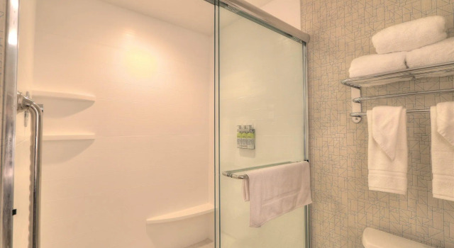 Четырёхместный номер Standard Holiday Inn Express Hotel & Suites Mobile Saraland by IHG
