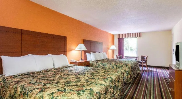 Номер Standard Days Inn by Wyndham Lake City I-10