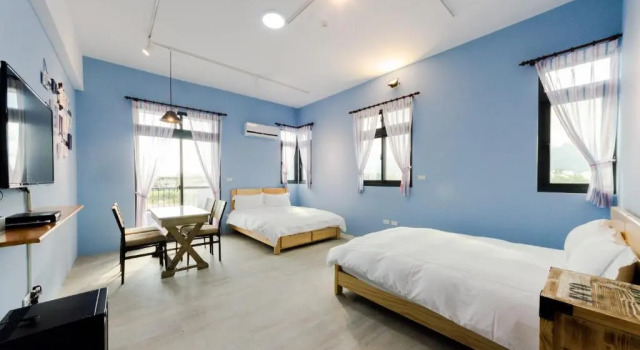 Четырёхместный номер Standard с видом на сад Sea breeze Inn