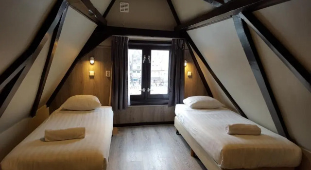 Двухместный номер с видом на канал Hotel Old Quarter