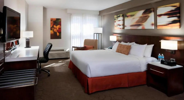 Номер Standard Delta Hotels by Marriott Grand Okanagan Resort