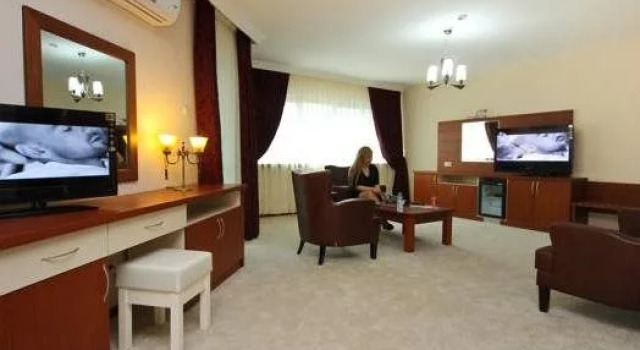 Petek Hotel