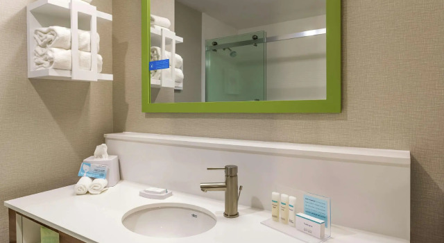 Четырёхместный номер Standard Hampton Inn Madison, OH